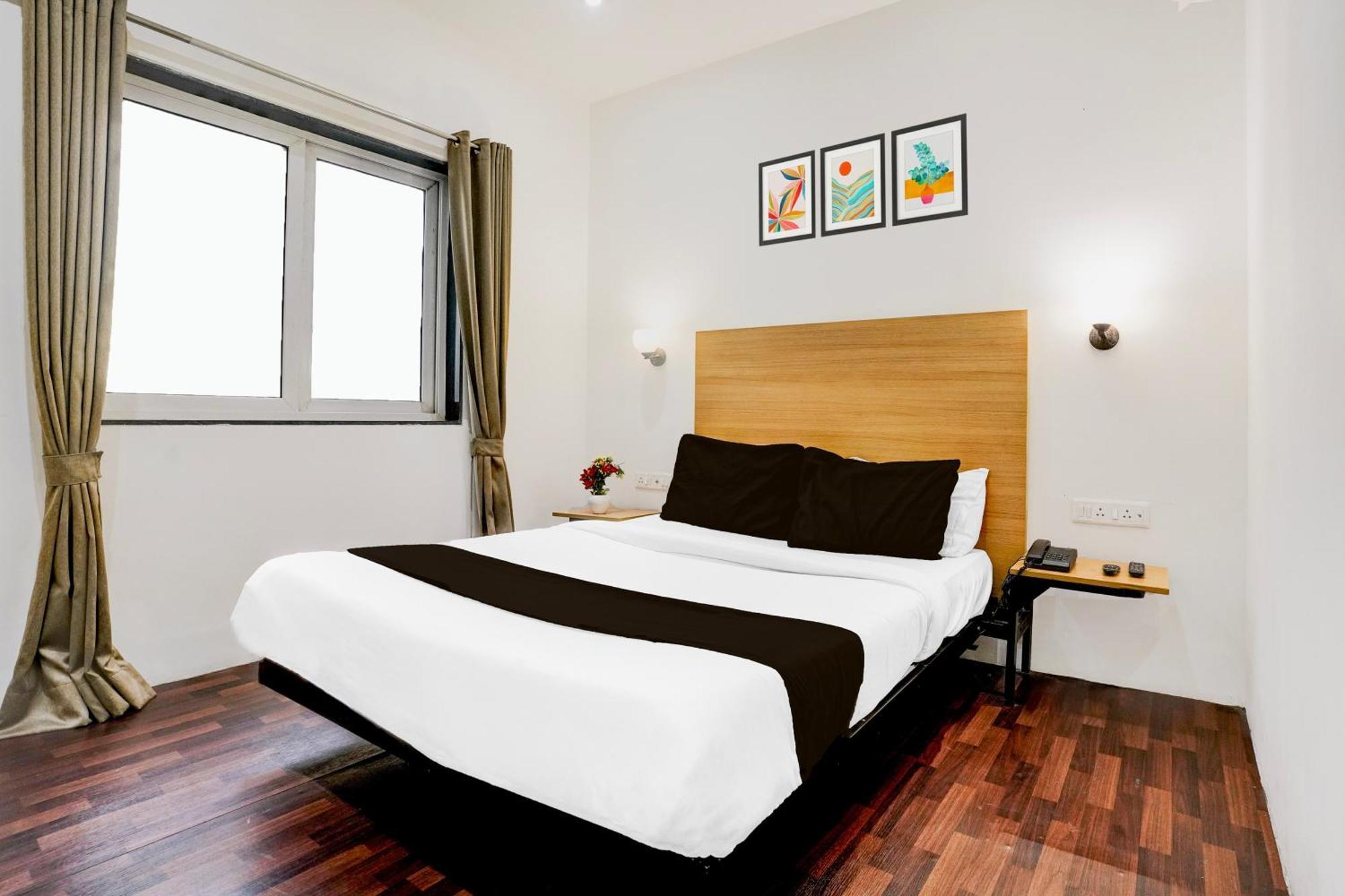 Super Townhouse Pbg Mall Vashi Turambhe Exterior photo