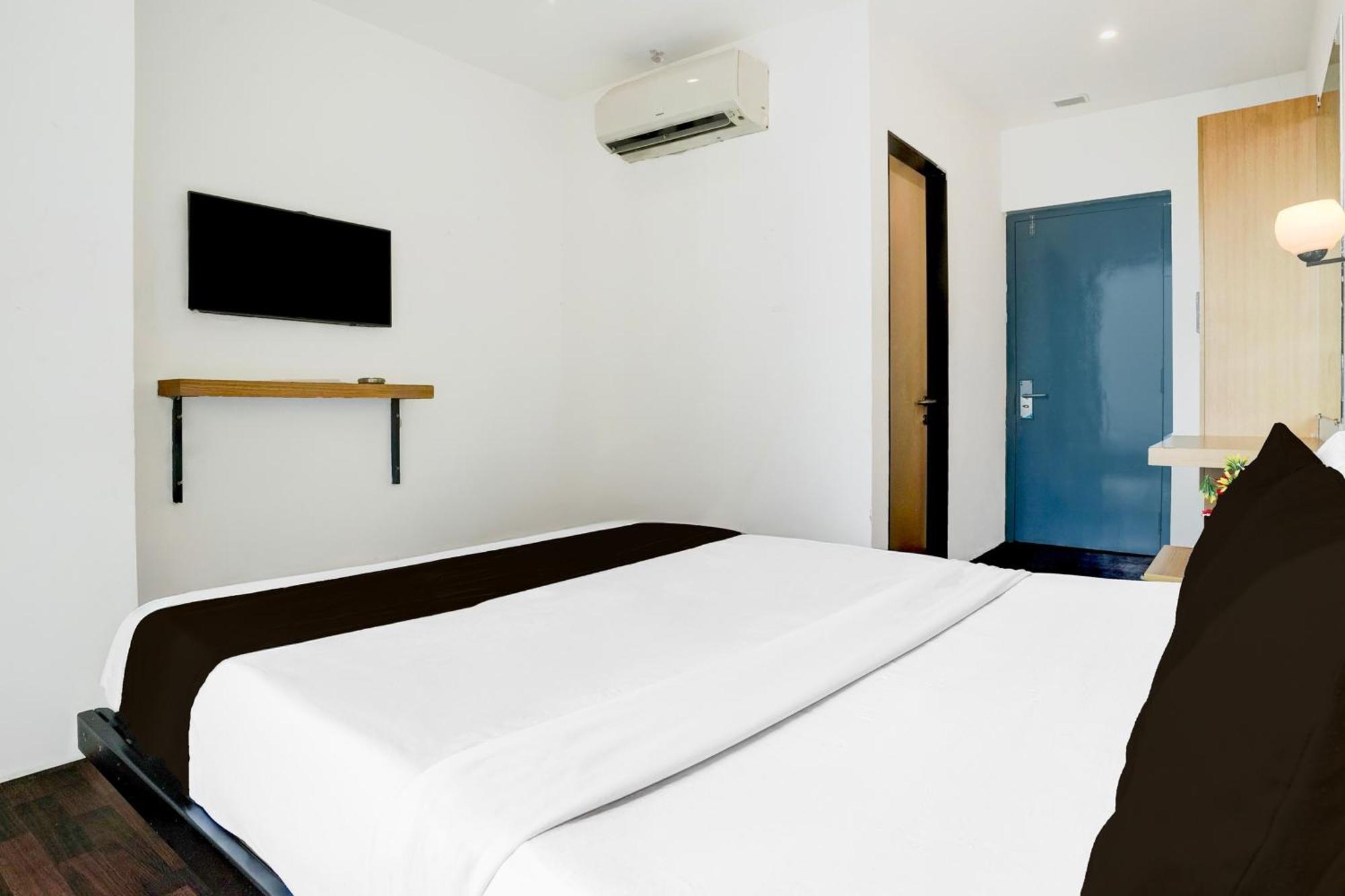 Super Townhouse Pbg Mall Vashi Turambhe Exterior photo